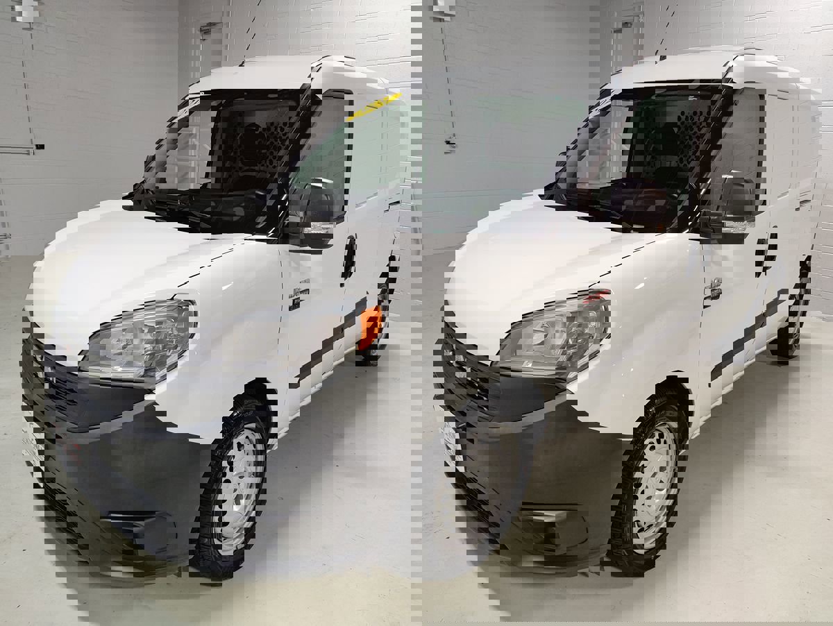 Used 2021 RAM ProMaster City Tradesman image 16