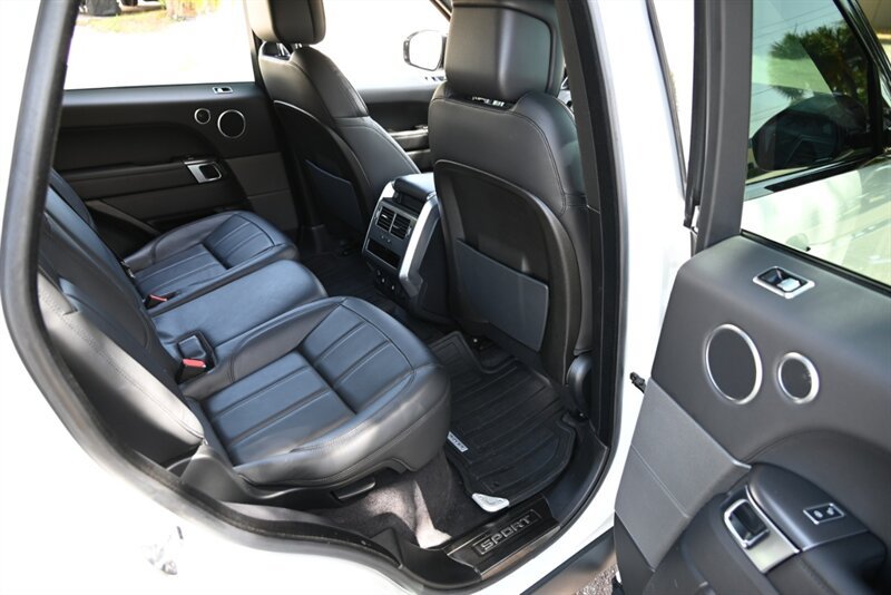 Used 2020 Land Rover Range Rover Sport SE AWD/4WD image 29