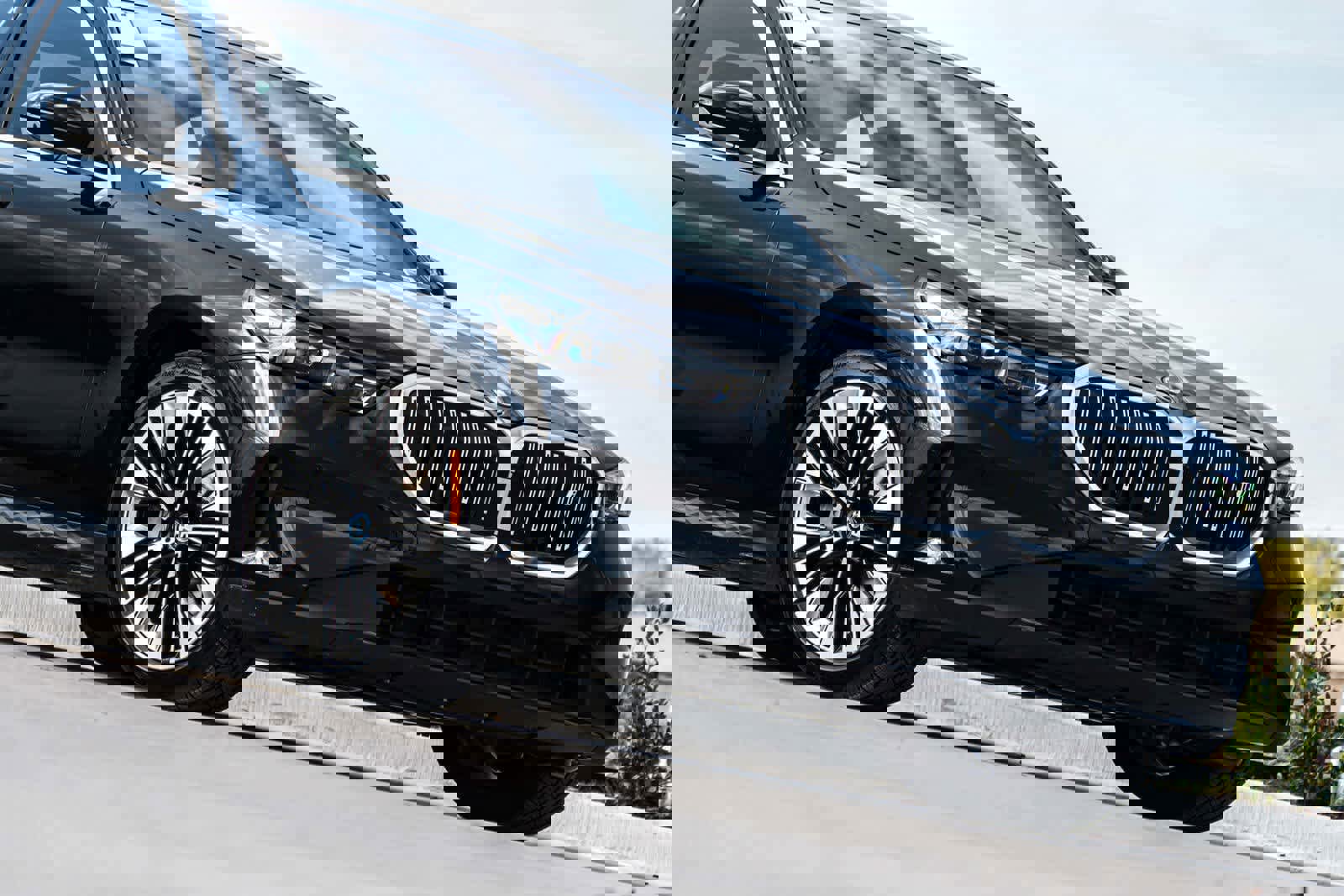 Used 2025 BMW i5 eDrive40i w/ Premium Package image 3