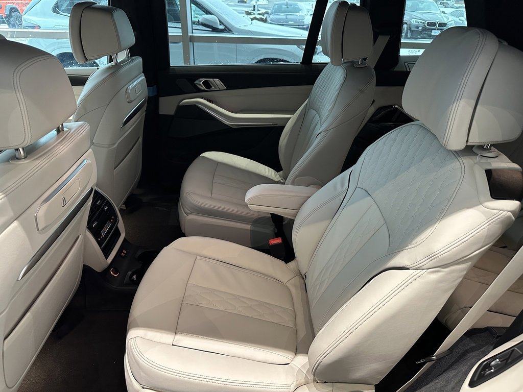 New 2026 BMW X7 M60i image 13