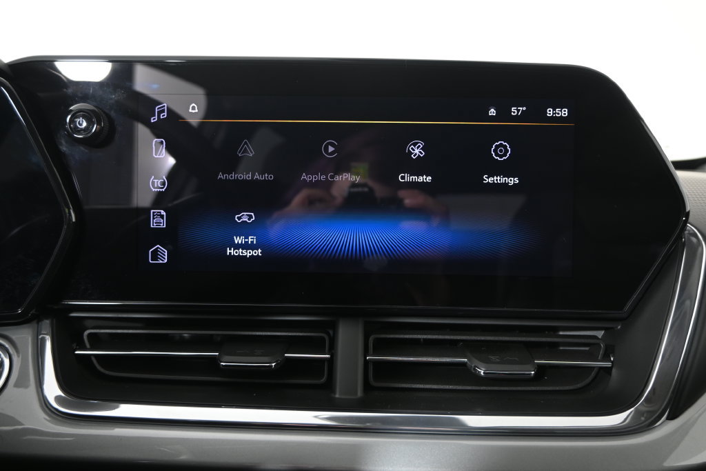 Used 2025 Chevrolet Trax LT FWD image 26