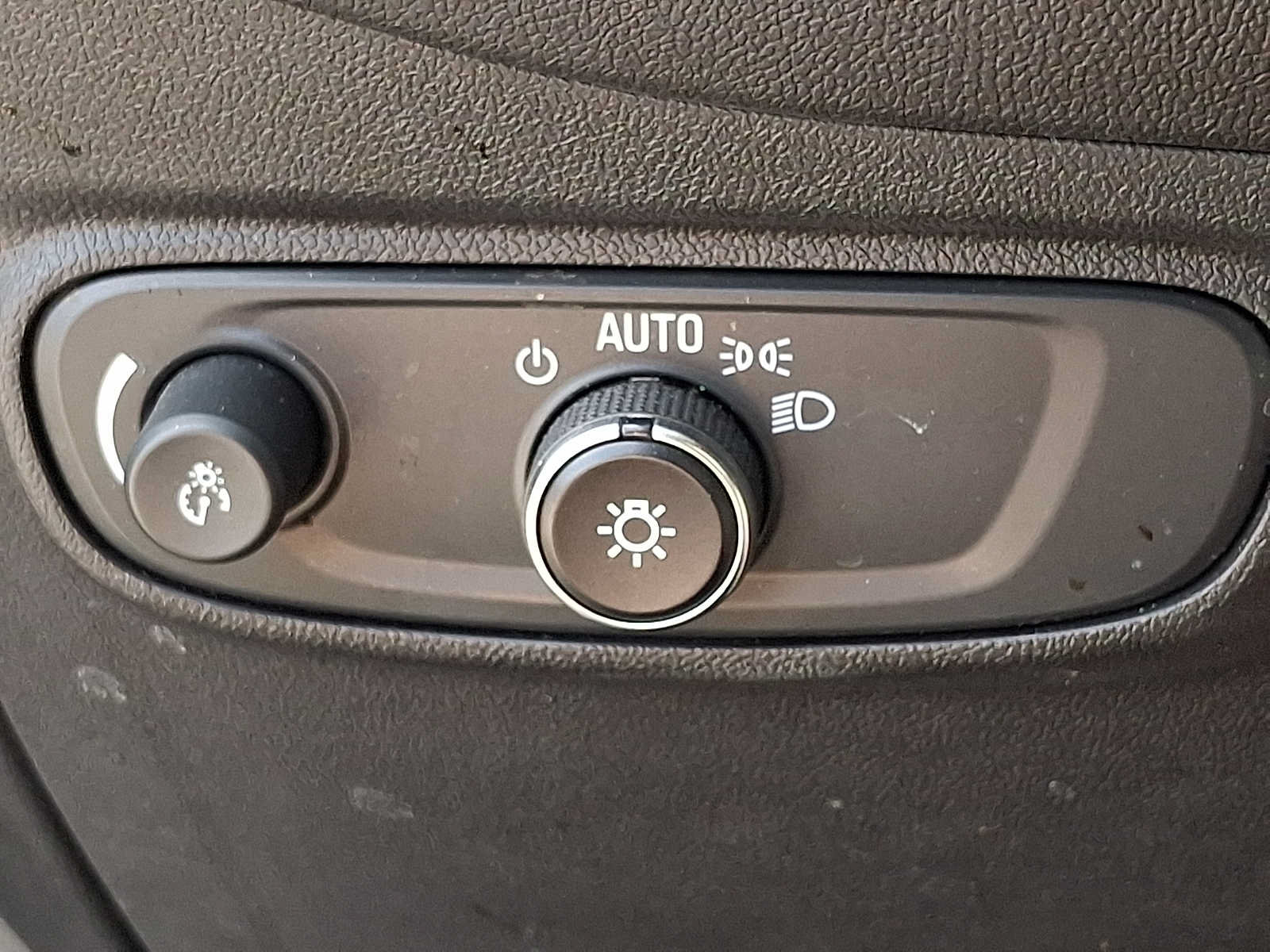 Used 2023 Chevrolet Equinox LS w/ LPO, Floor Liner Package FWD image 25
