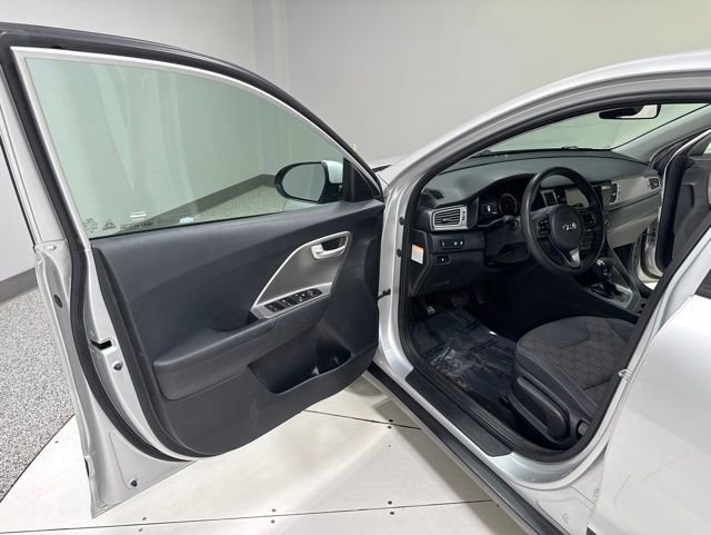 Used 2018 Kia Niro FE FWD image 6