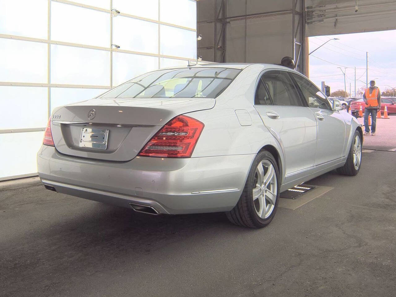 Used 2010 Mercedes-Benz S 550 image 2