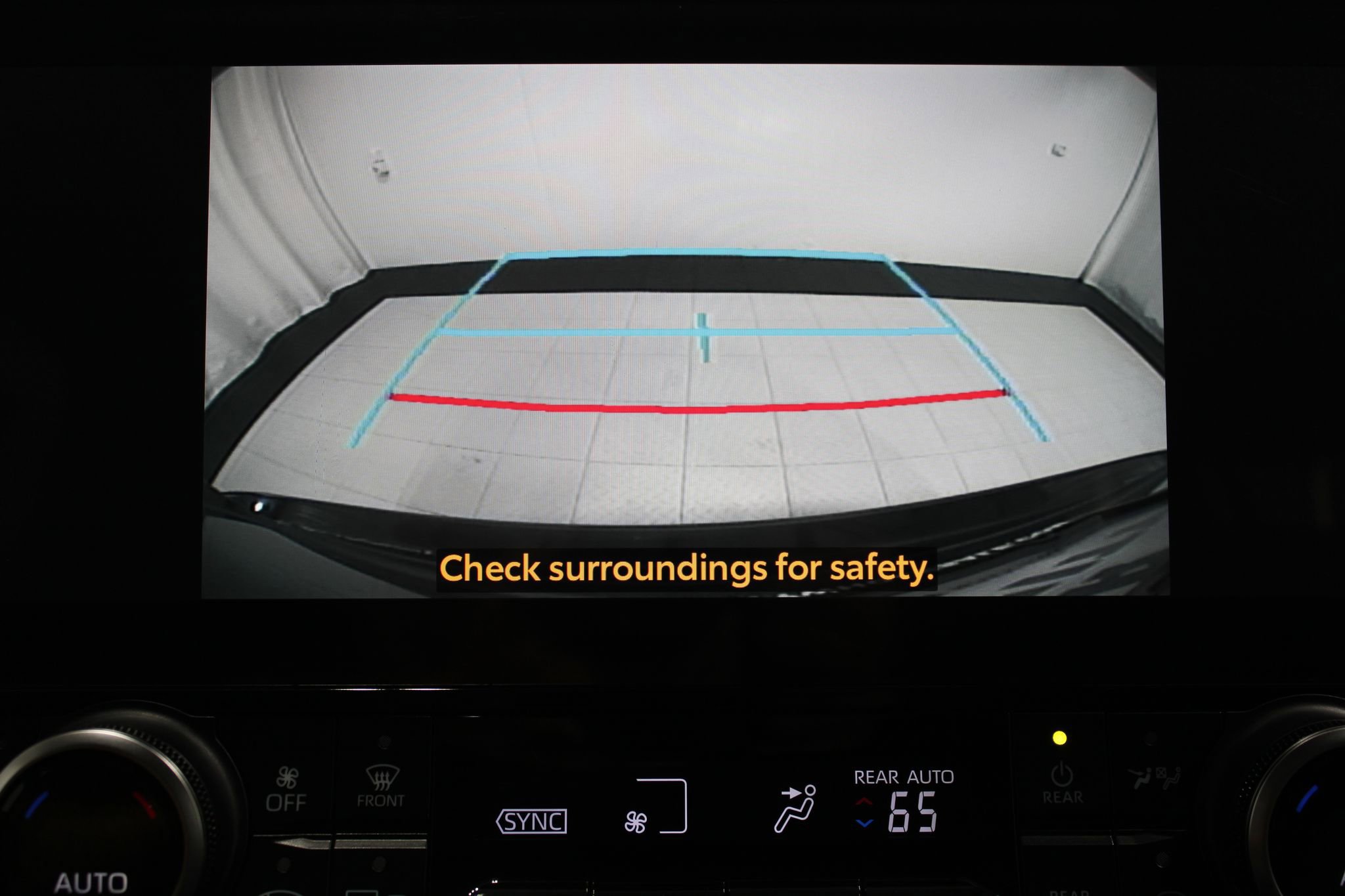 Used 2023 Toyota Highlander XLE AWD/4WD image 38