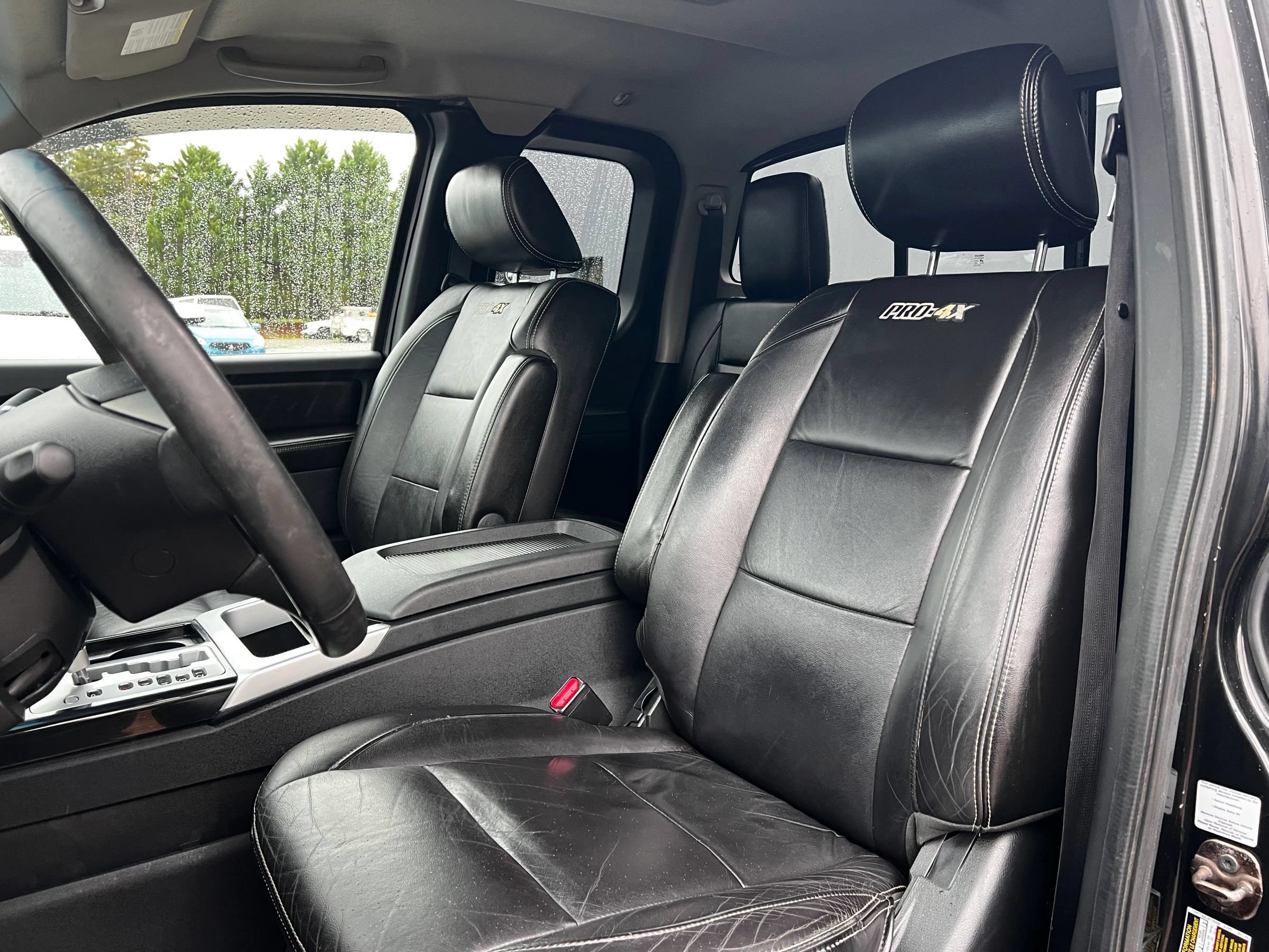 Used 2015 Nissan Titan PRO-4X w/ Pro-4x Luxury Package AWD/4WD image 12