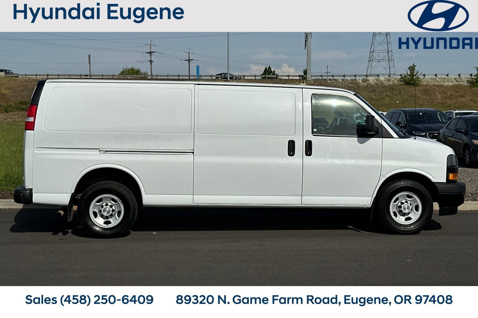 Used 2018 Chevrolet Express 3500 Extended w/ Driver Convenience Package RWD image 2