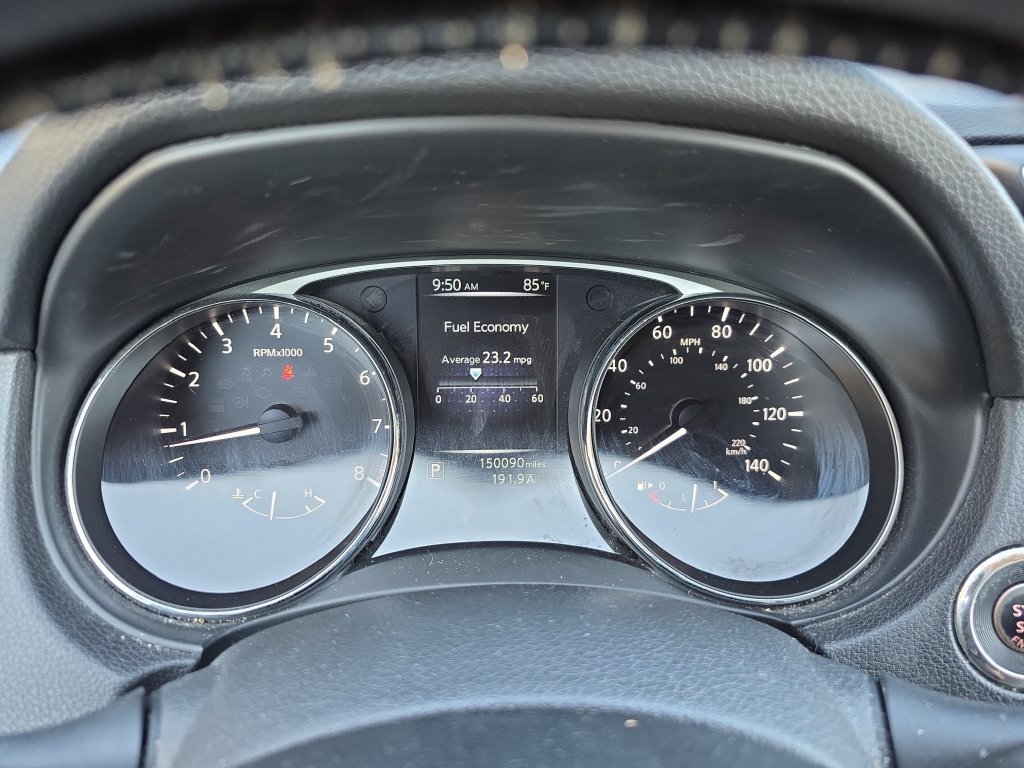 Used 2014 Nissan Rogue SV FWD image 24