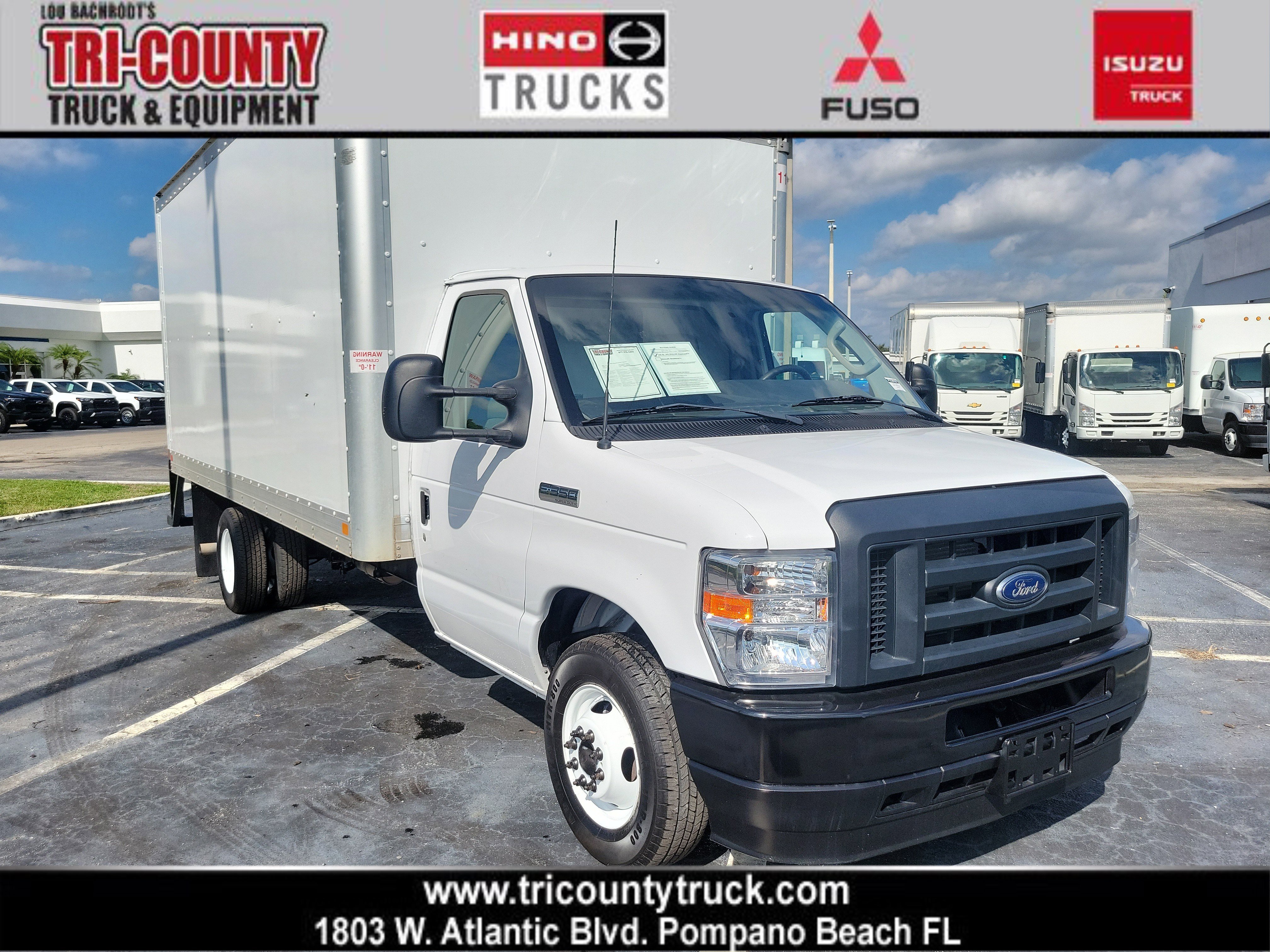 Used 2022 Ford E-350 and Econoline 350 Super Duty image 1