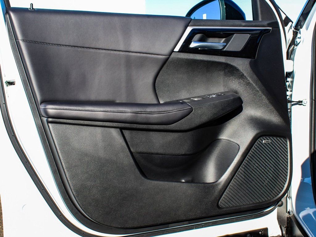 New 2026 Mitsubishi Outlander AWD image 8