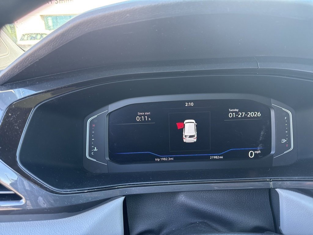 Used 2023 Volkswagen Taos SEL image 4