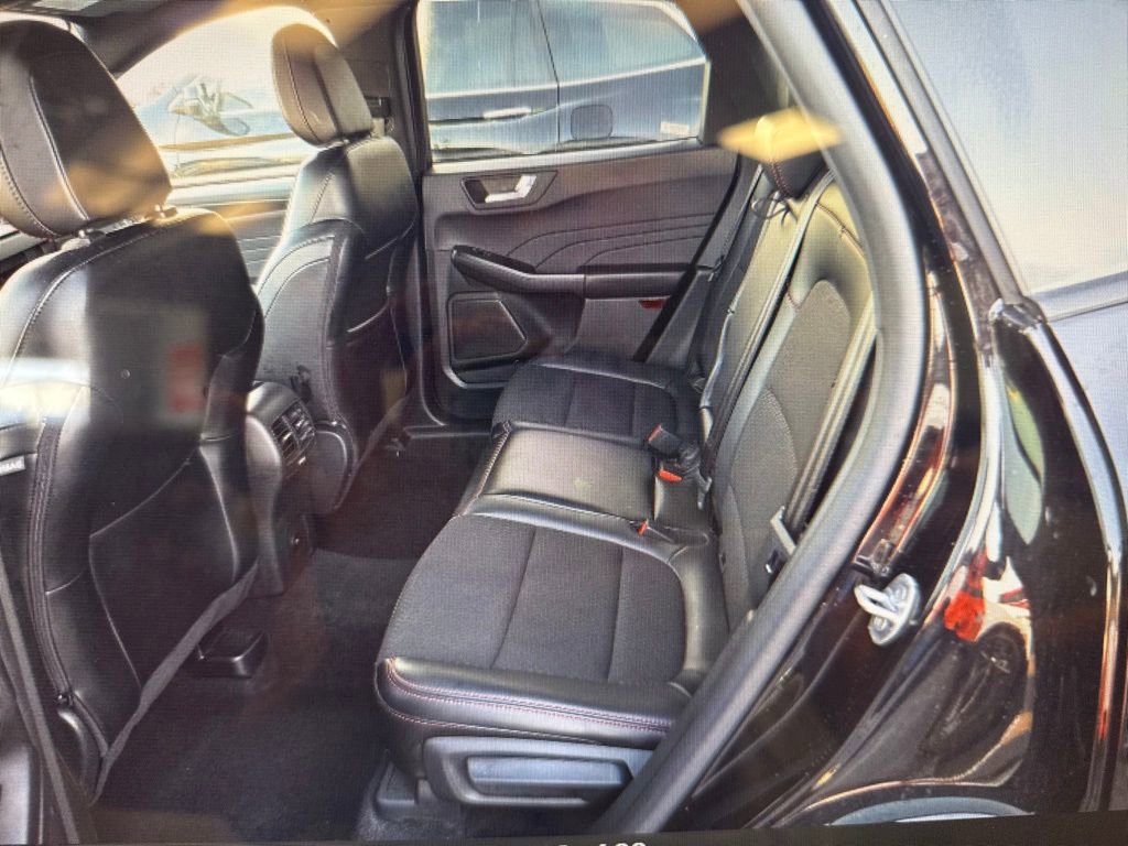 Used 2025 Ford Escape ST-Line AWD/4WD image 8
