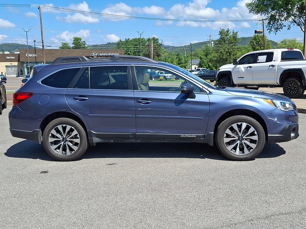 Used 2017 Subaru Outback 2.5i Limited AWD/4WD image 10