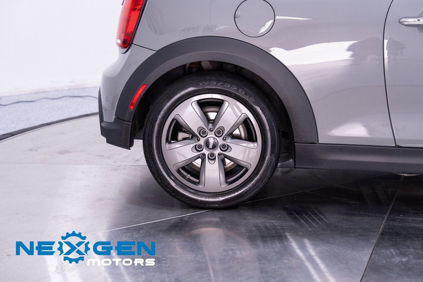 Used 2023 MINI Cooper 2-Door Hardtop image 48