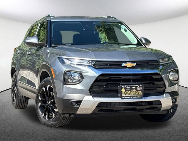 Used 2022 Chevrolet TrailBlazer LT AWD/4WD image 2