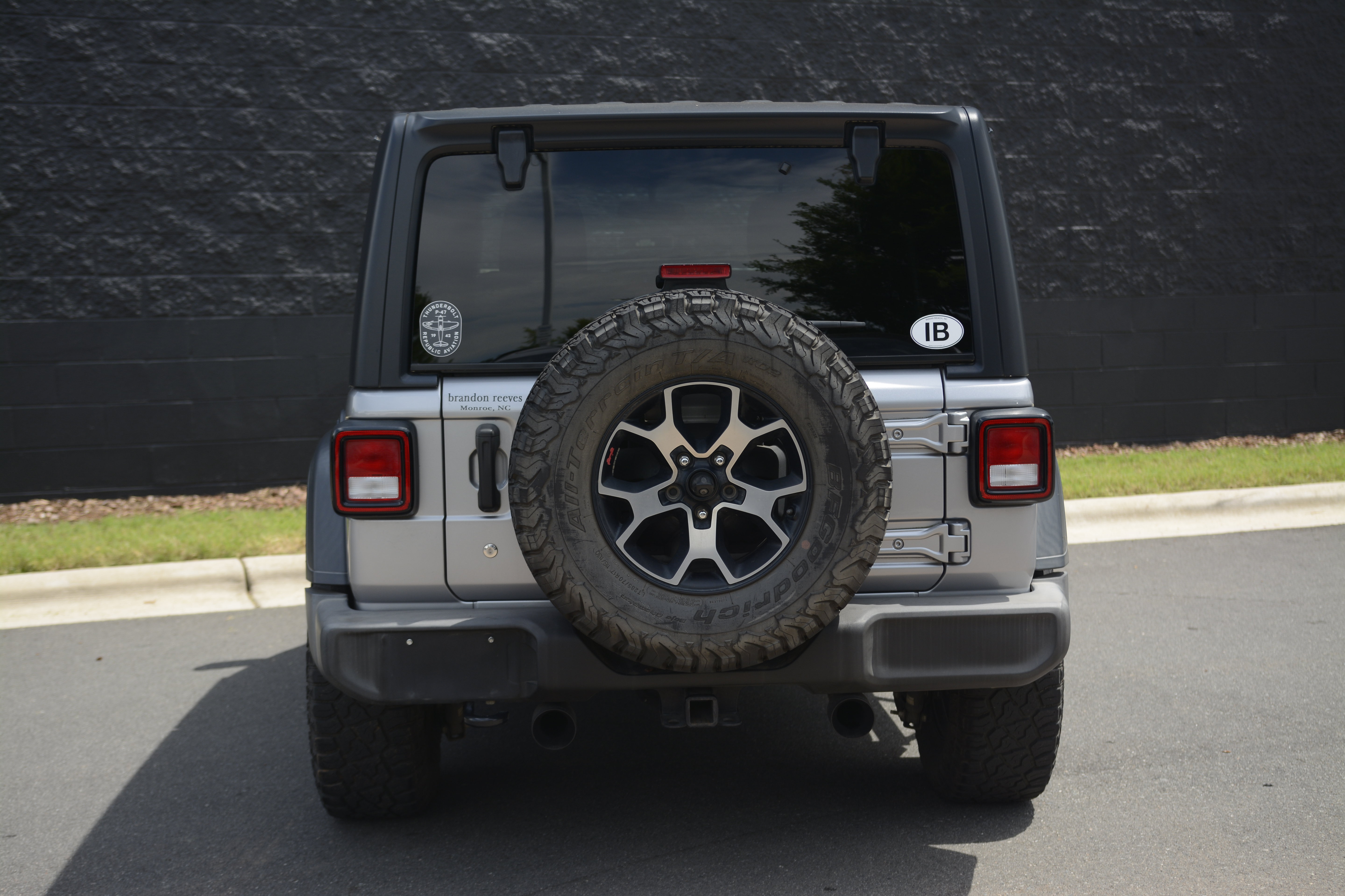 Used 2018 Jeep Wrangler Unlimited Sport AWD/4WD image 6