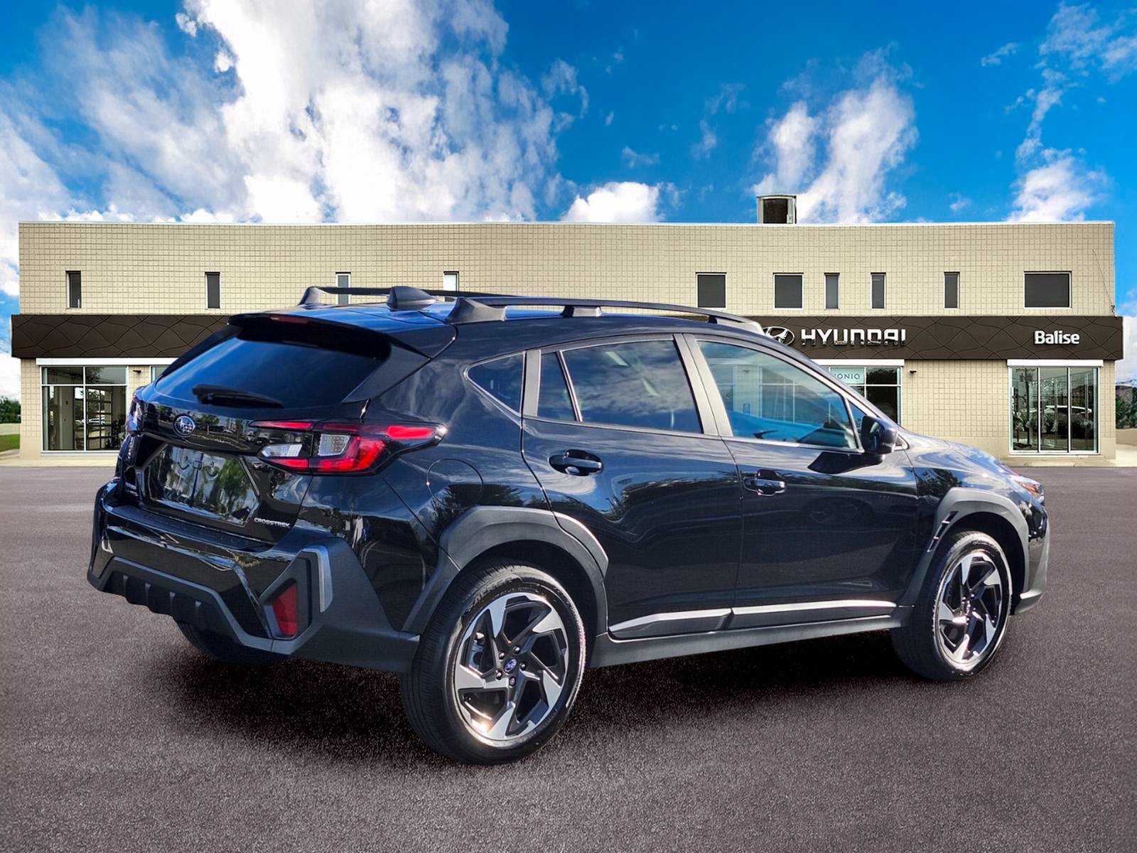Used 2024 Subaru Crosstrek 2.5i Limited AWD/4WD image 3