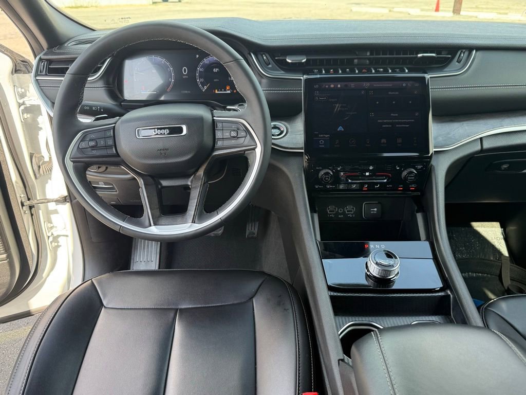 Certified 2024 Jeep Grand Cherokee Limited image 39