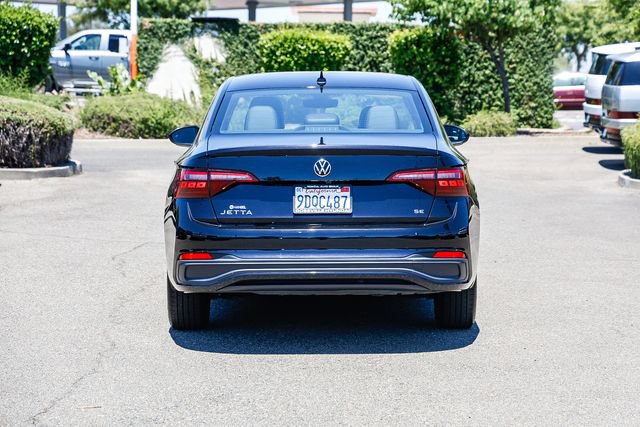 Used 2023 Volkswagen Jetta SE FWD image 4