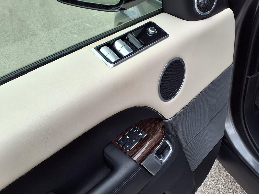 Used 2019 Land Rover Range Rover Sport HSE Dynamic AWD/4WD image 11