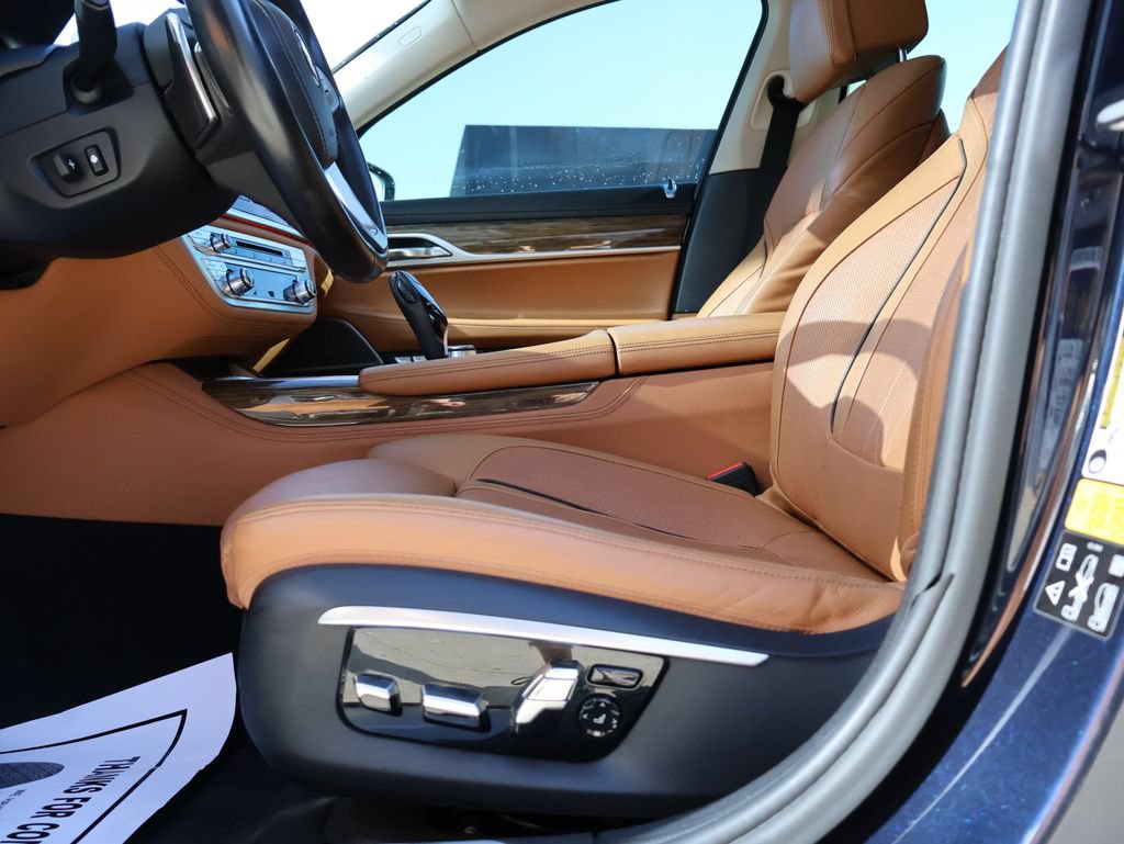 Used 2016 BMW 750i xDrive AWD/4WD image 39