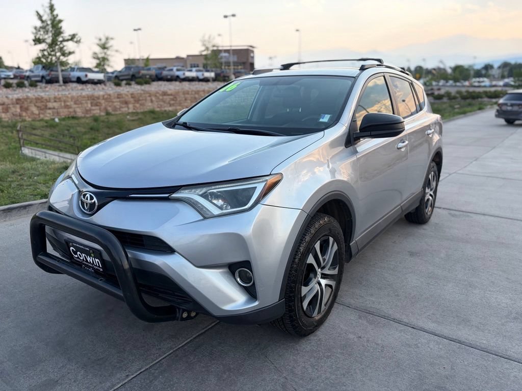 Used 2016 Toyota RAV4 LE AWD/4WD image 3