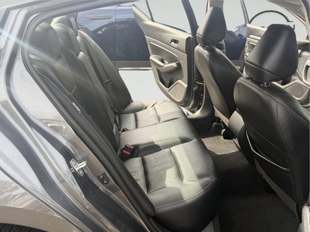 Used 2024 Nissan Altima 2.5 SR w/ SR Premium Package FWD image 30