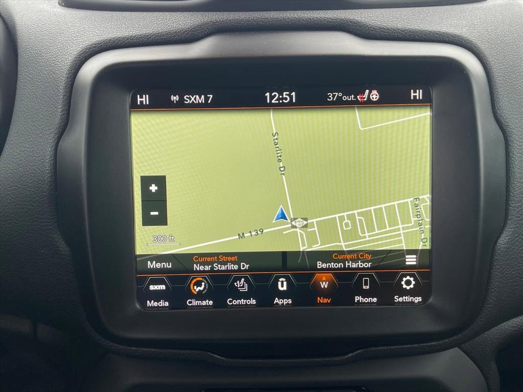 Used 2023 Jeep Renegade Latitude w/ Premium Group image 24