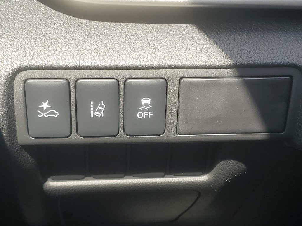 New 2026 Mitsubishi Eclipse Cross LE AWD/4WD image 29