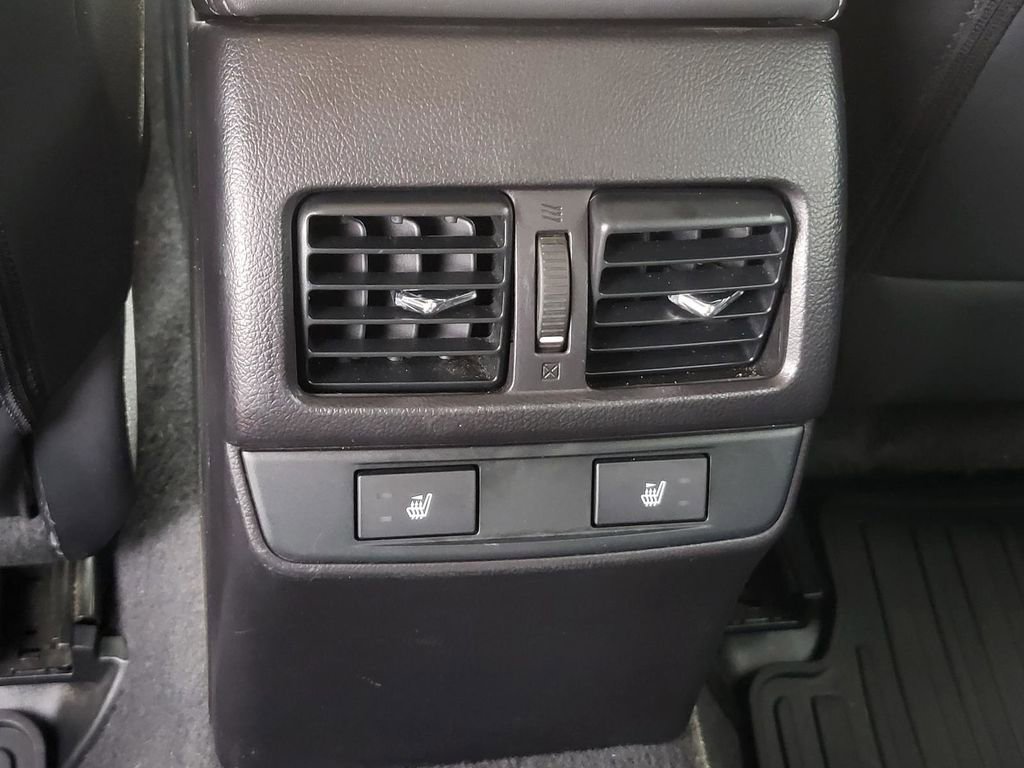 Used 2017 Subaru Outback 3.6R Limited image 17