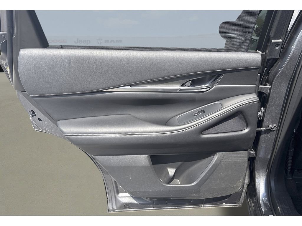 Used 2023 INFINITI QX60 Luxe w/ Cargo Package image 35