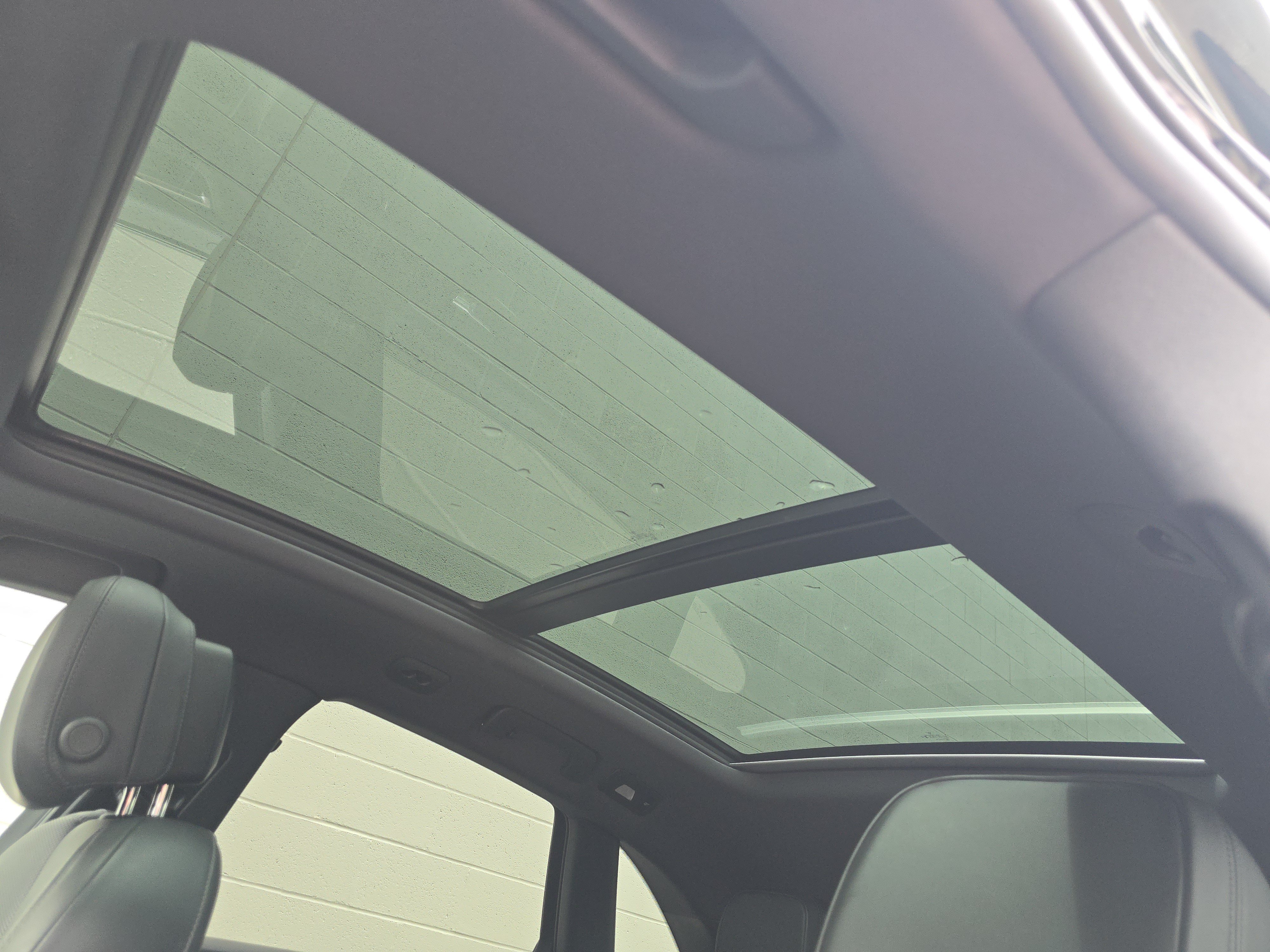 Certified 2023 Porsche Macan AWD/4WD image 6
