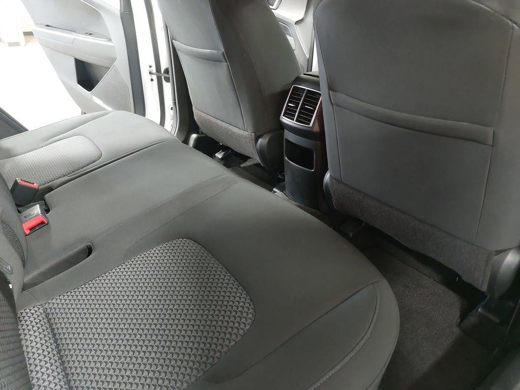 Used 2025 Kia Sportage LX image 11