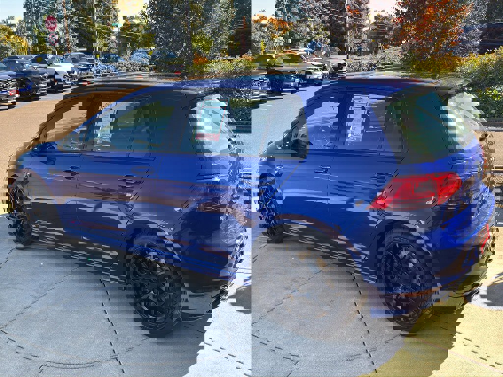 Used 2015 Volkswagen Golf R 4-Door image 32