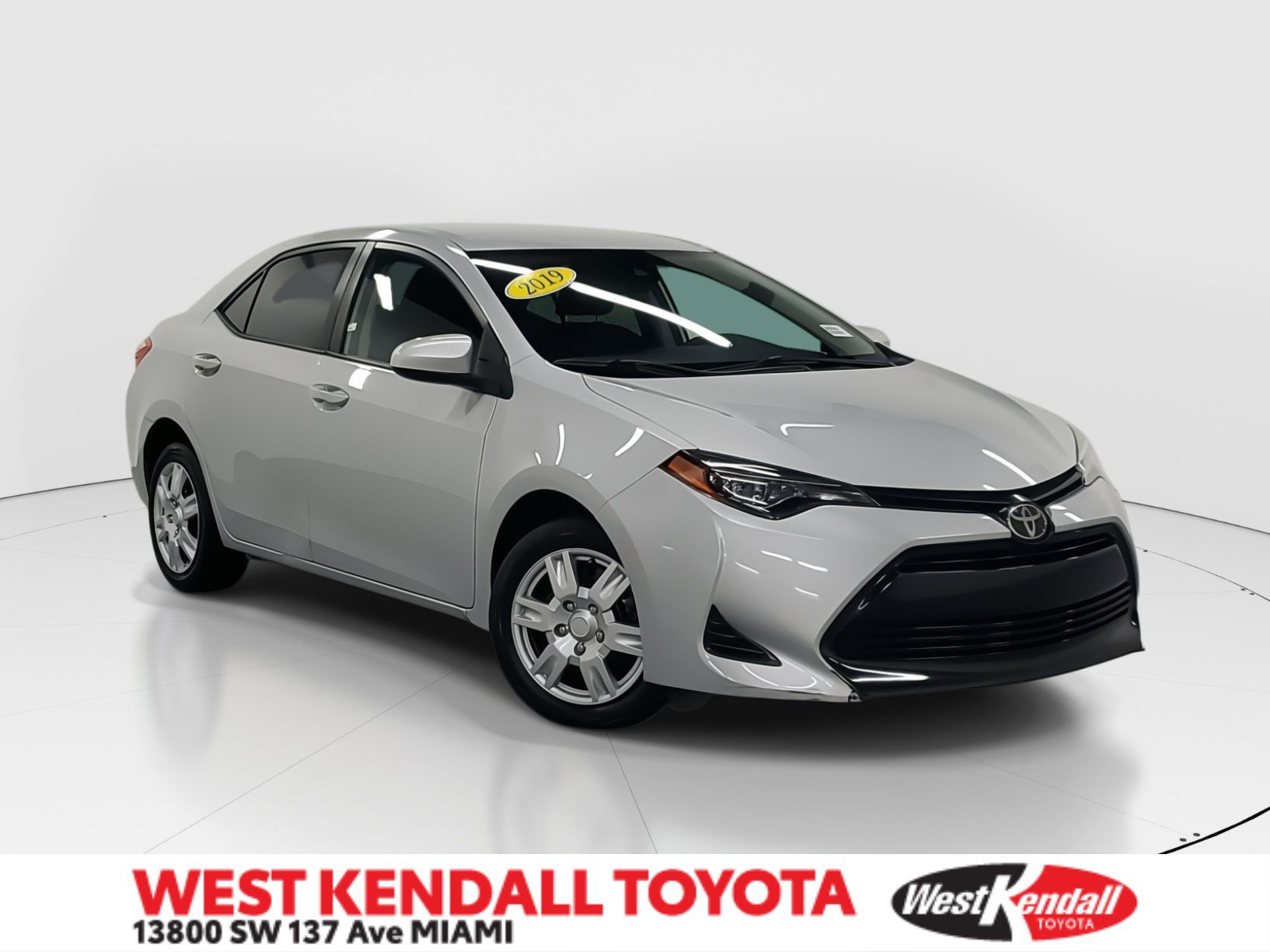 Used 2019 Toyota Corolla LE FWD image 1