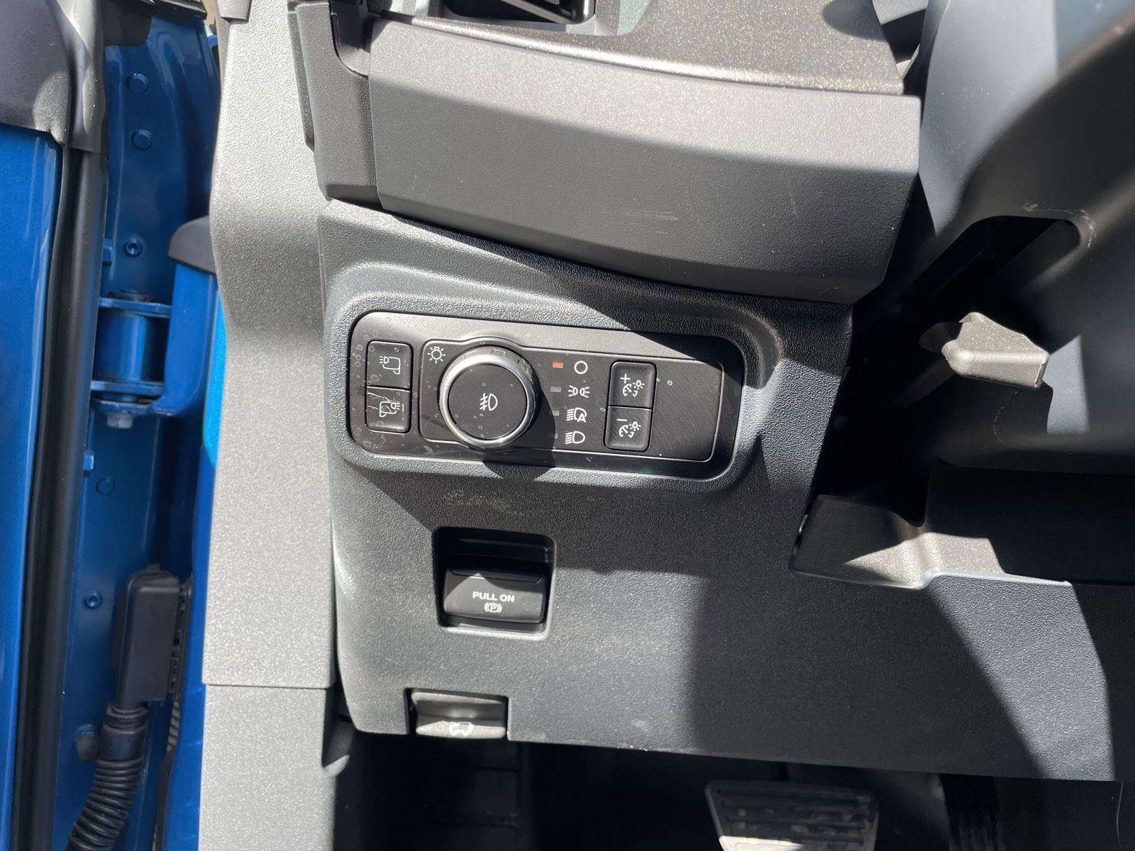 Used 2025 Ford Bronco Badlands image 11