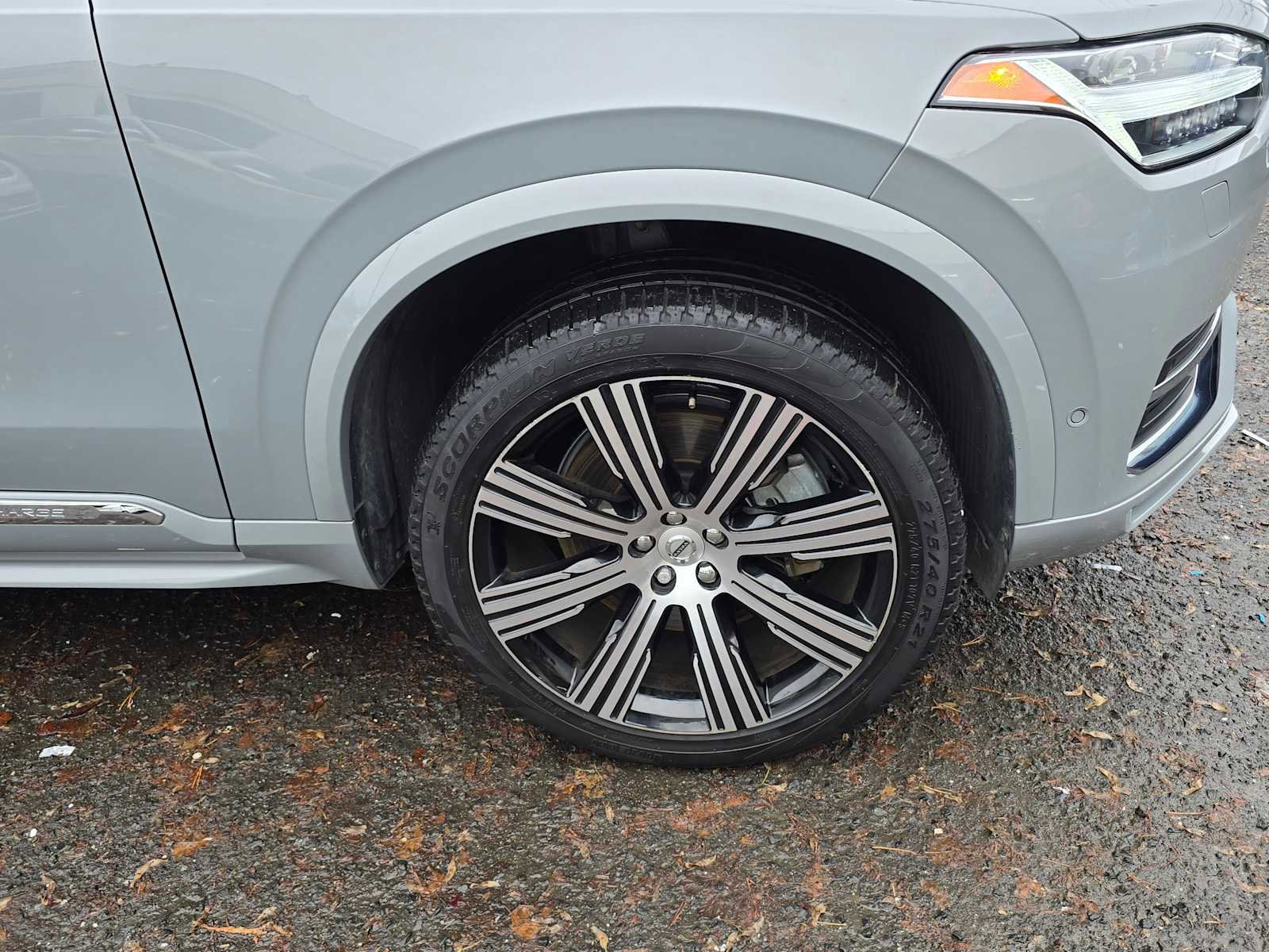 Certified 2024 Volvo XC90 T8 Plus w/ Protection Package Premier image 9