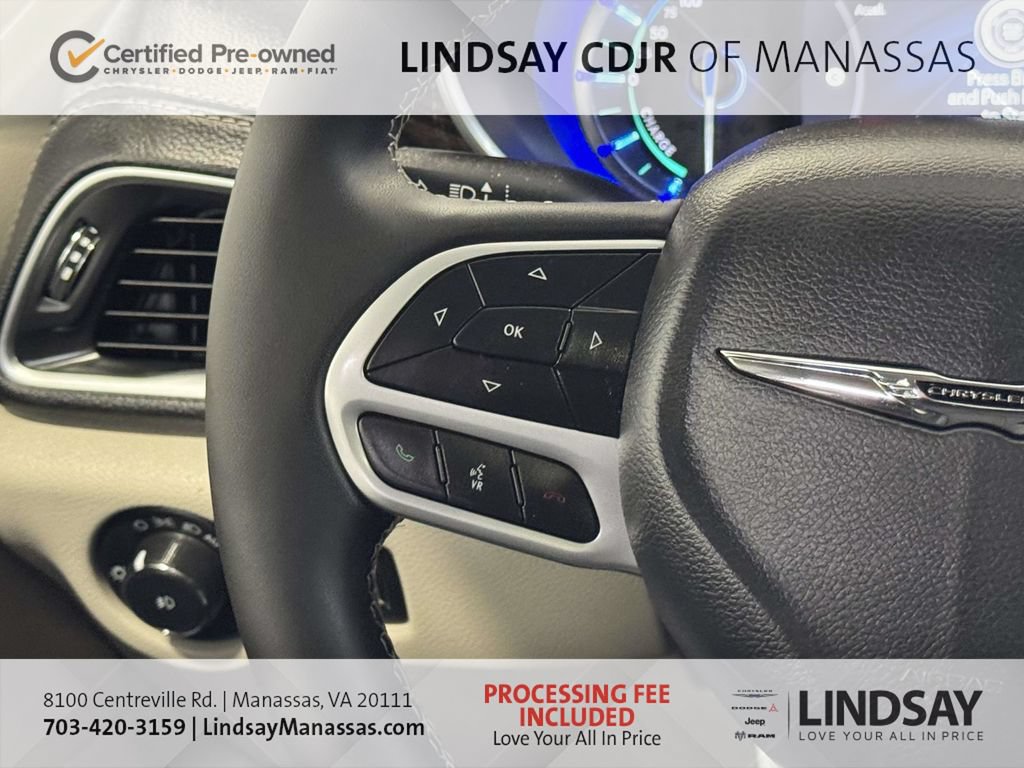 Used 2023 Chrysler Pacifica Limited FWD image 32