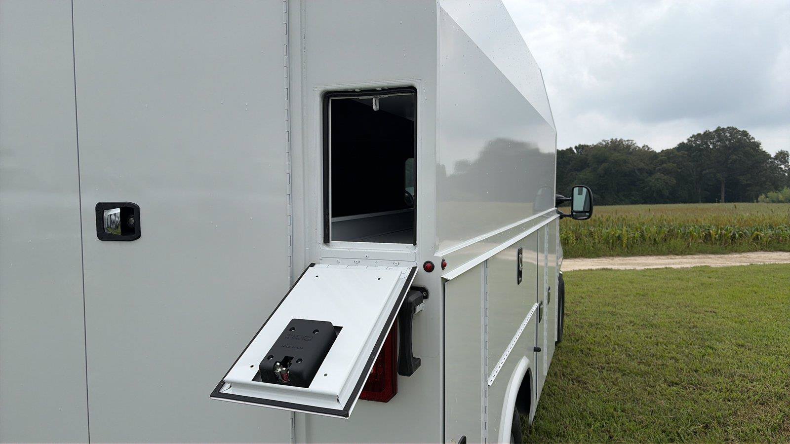 New 2027 Ford E-350 and Econoline 350 Super Duty w/ Power Equipment Group RWD image 22