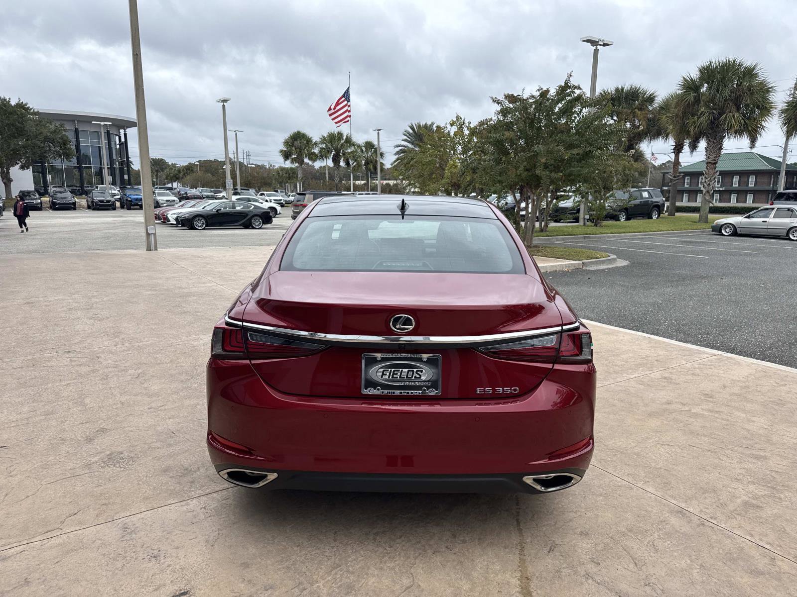 New 2025 Lexus ES 350 Ultra Luxury image 4