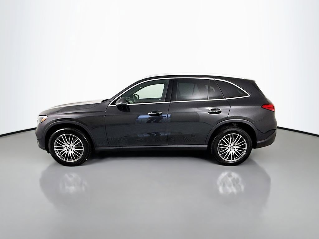 Used 2026 Mercedes-Benz GLC 300 4MATIC image 2