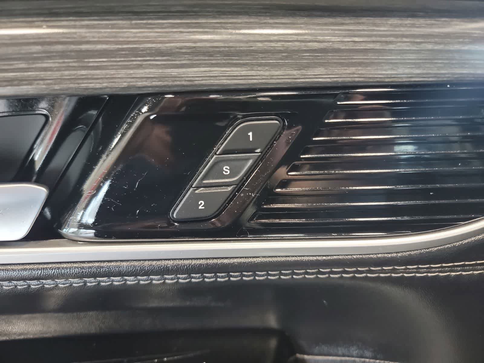 Used 2023 Jeep Wagoneer Series II AWD/4WD image 19