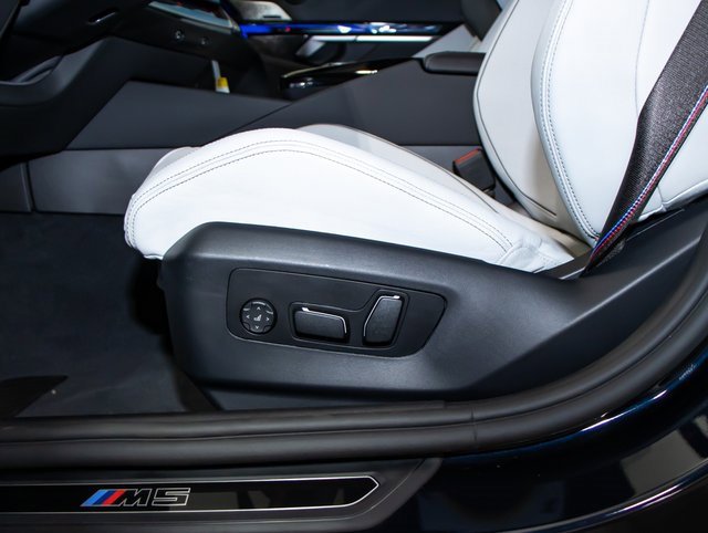 New 2026 BMW M5 w/ Executive Package image 15