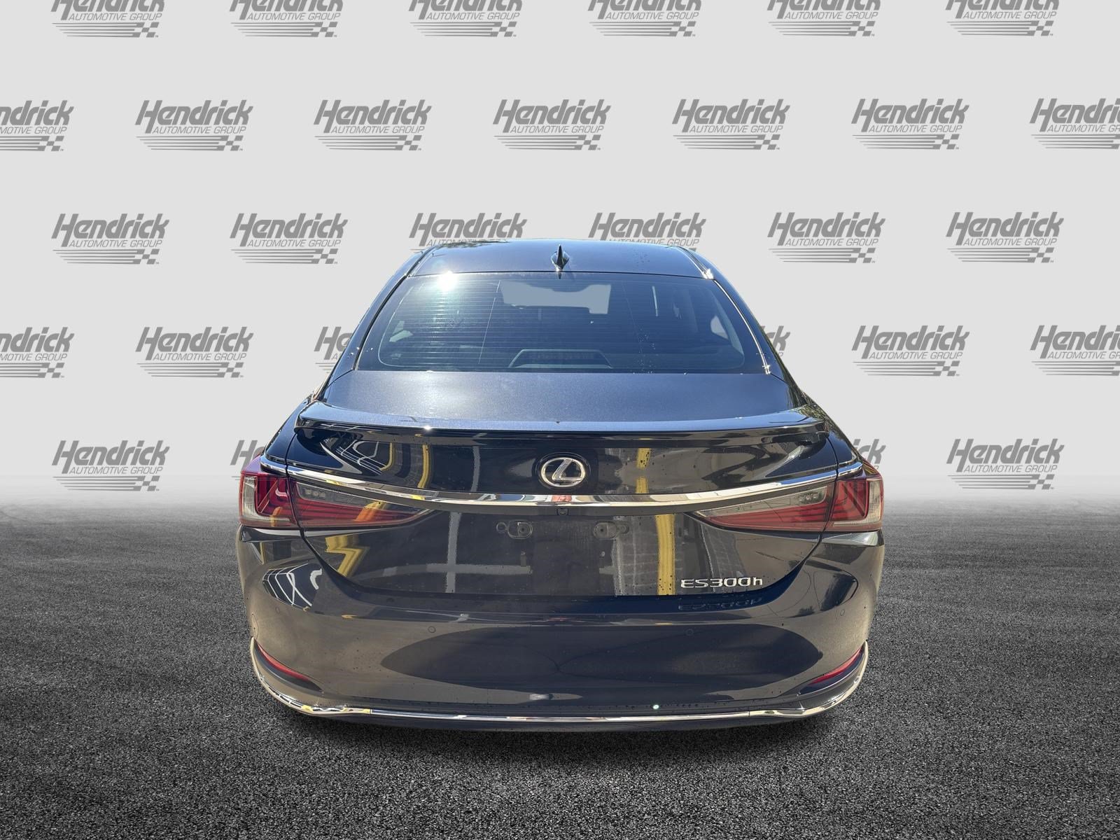 Used 2025 Lexus ES 300h w/ Premium Package FWD image 9