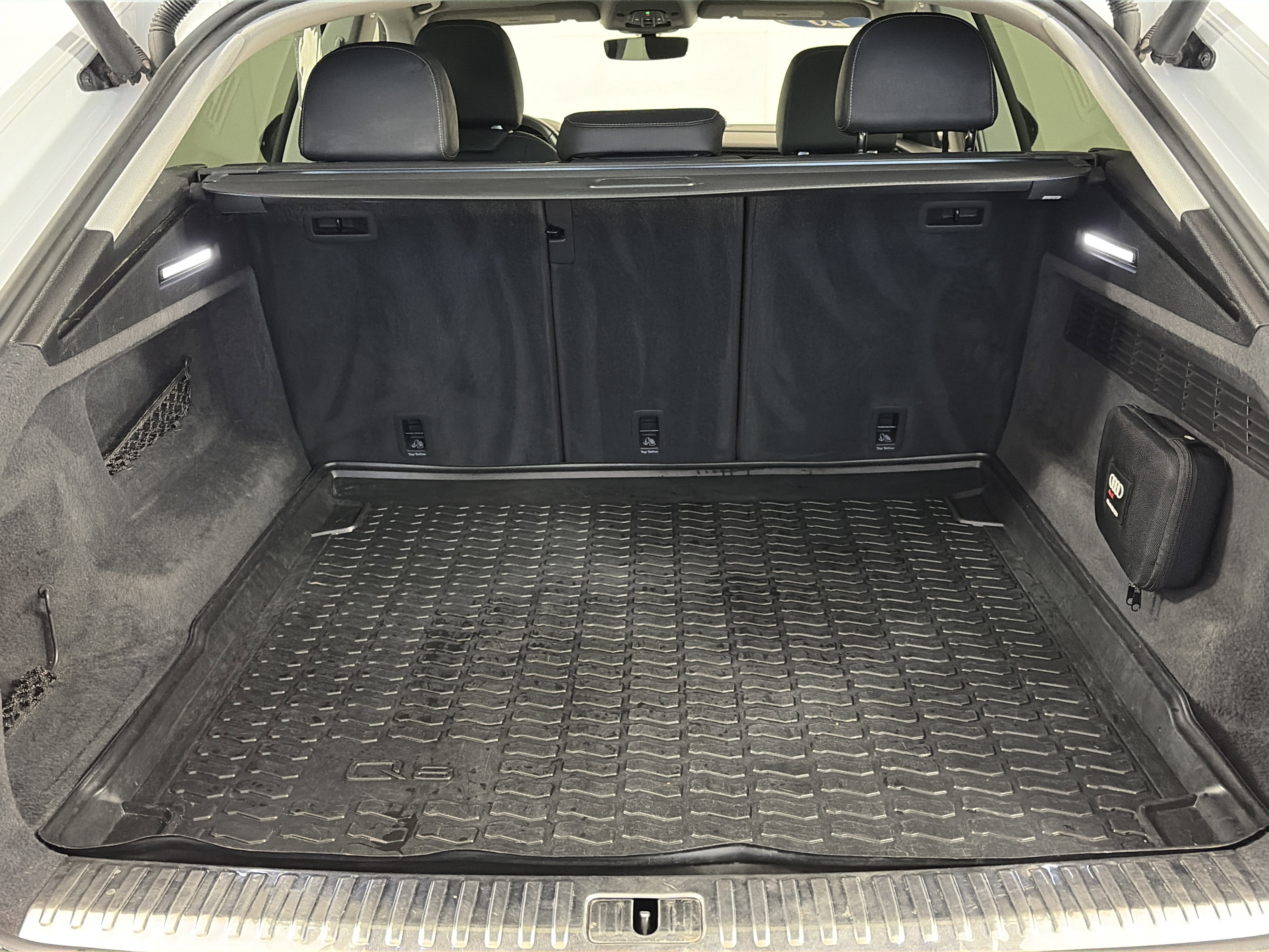 Used 2020 Audi Q8 Premium Plus image 44