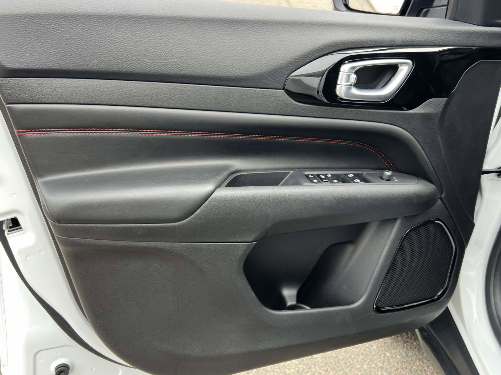 Used 2024 Jeep Compass Trailhawk image 20