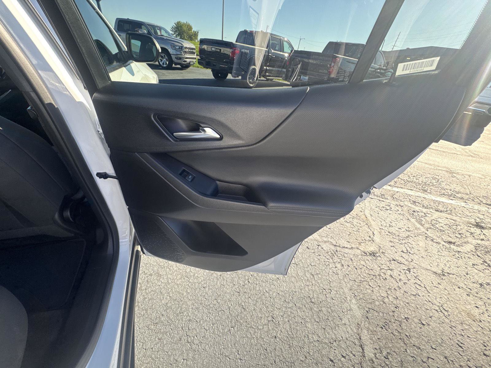 Used 2026 Chevrolet Equinox LT FWD image 15
