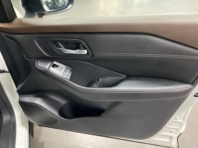 Certified 2023 Nissan Rogue SL w/ SL Premium Package AWD/4WD image 19