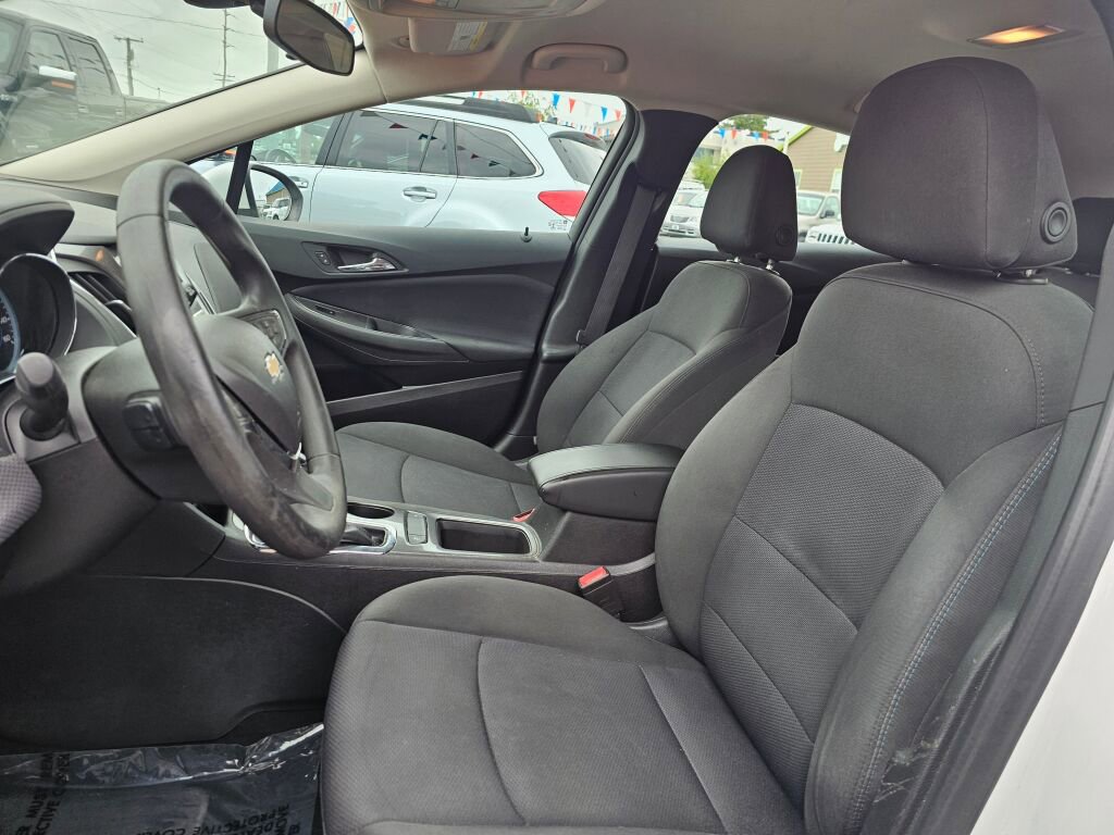 Used 2017 Chevrolet Cruze LT w/ Convenience Package image 25
