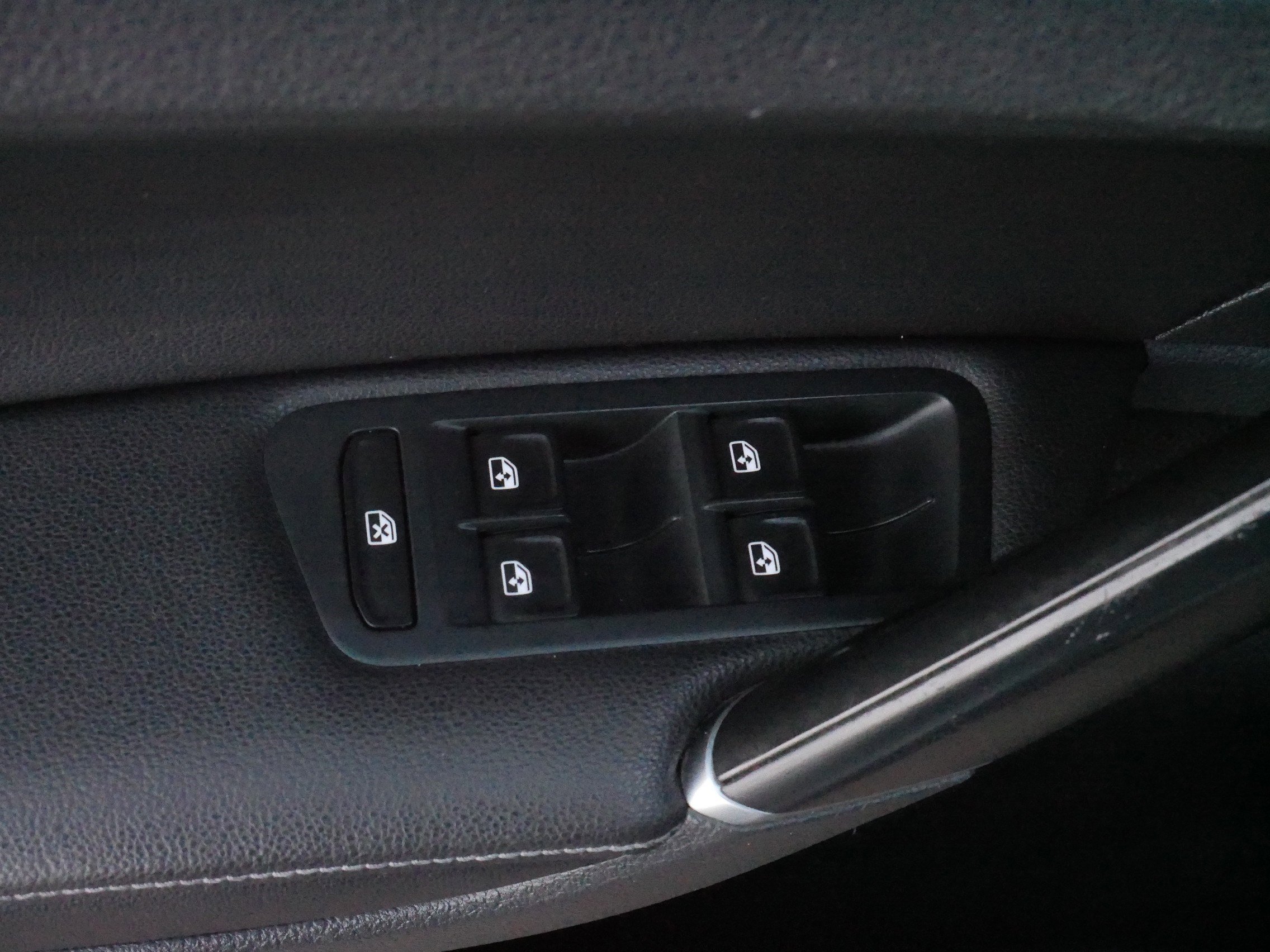 Used 2017 Volkswagen Golf Alltrack S image 19